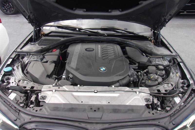 BMW 3-Series  2023