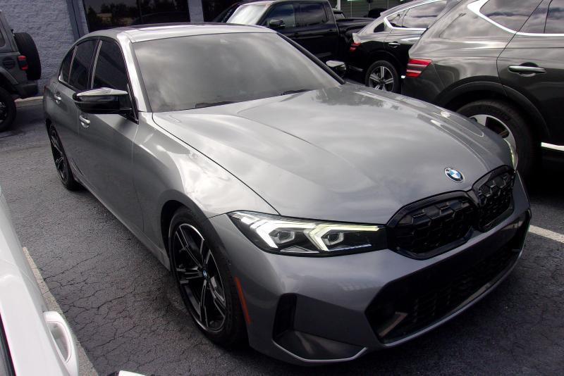BMW 3-Series  2023