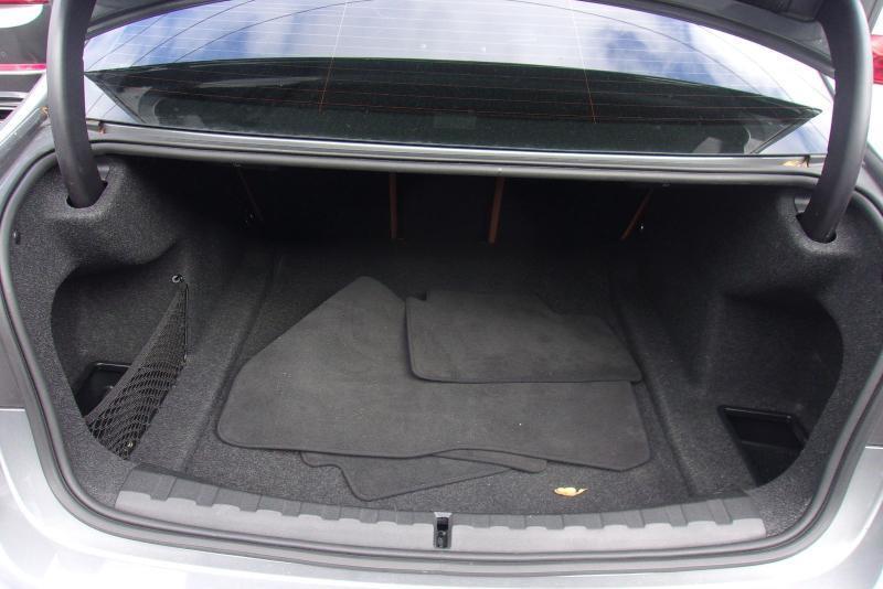 BMW 3-Series  2023