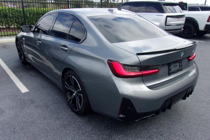 BMW 3-Series  2023