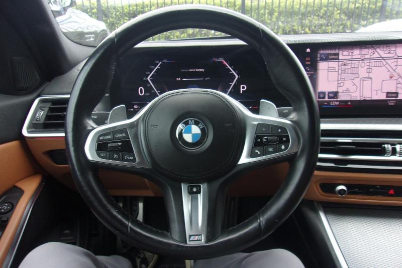 BMW 3-Series  2023