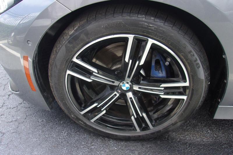 BMW 3-Series  2023