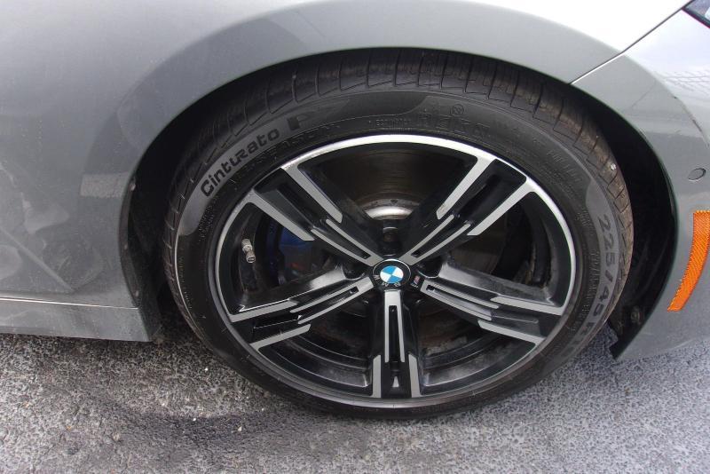 BMW 3-Series  2023