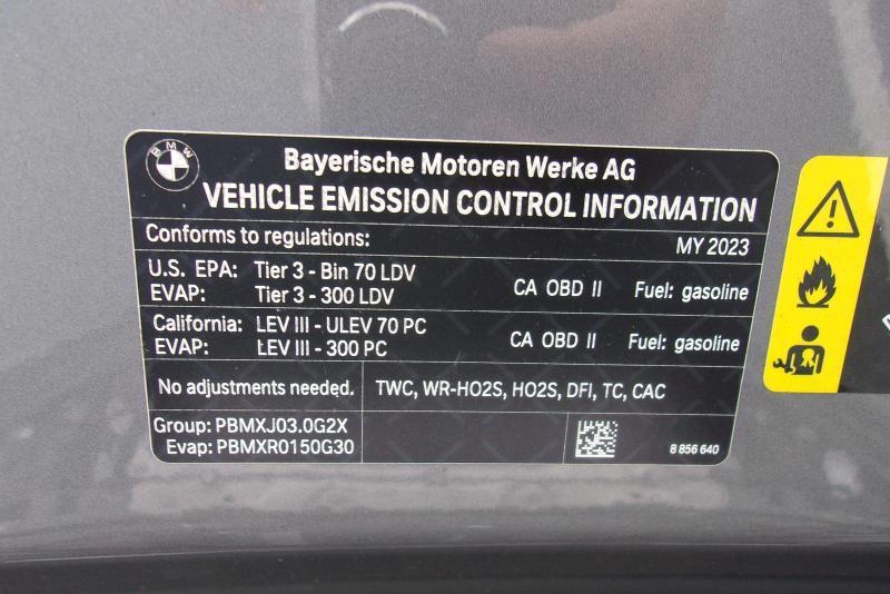 BMW 3-Series  2023