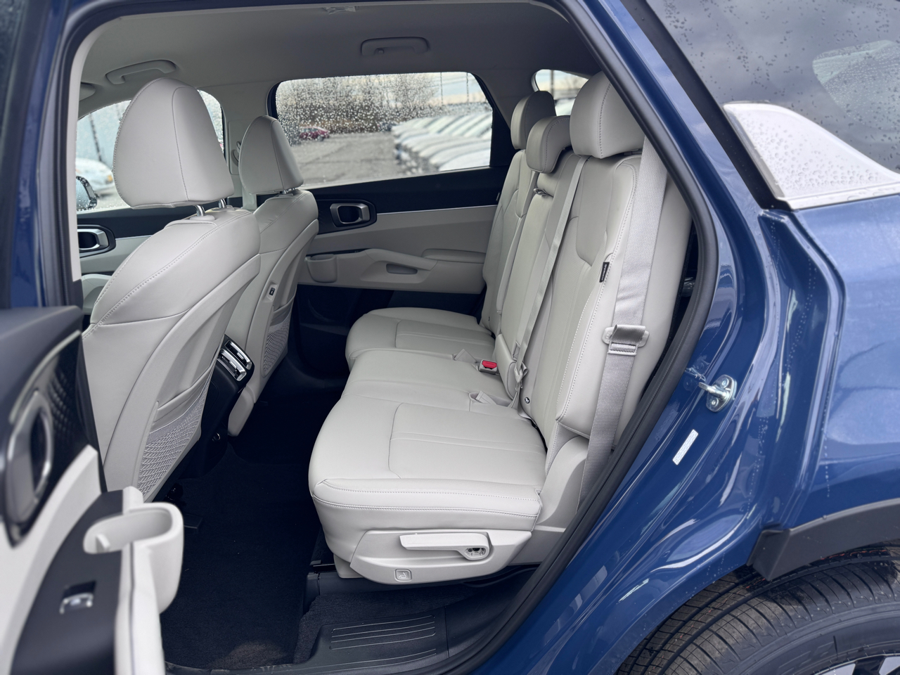 2026 Kia Sorento S photo 2