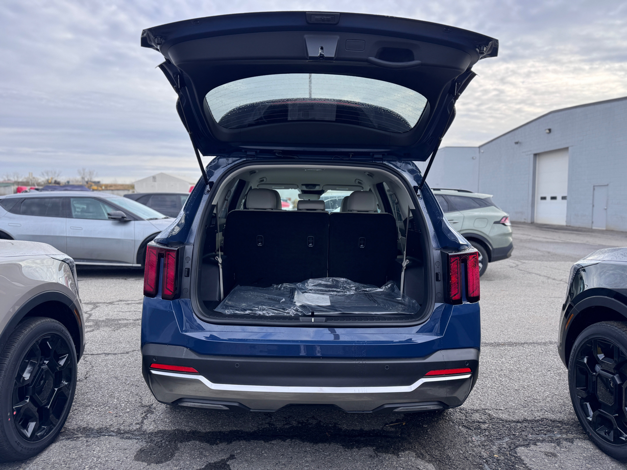 2026 Kia Sorento S photo 4