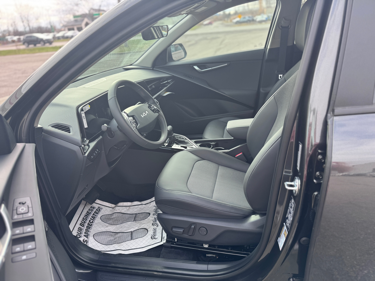 2026 Kia Niro EX Premium photo 3