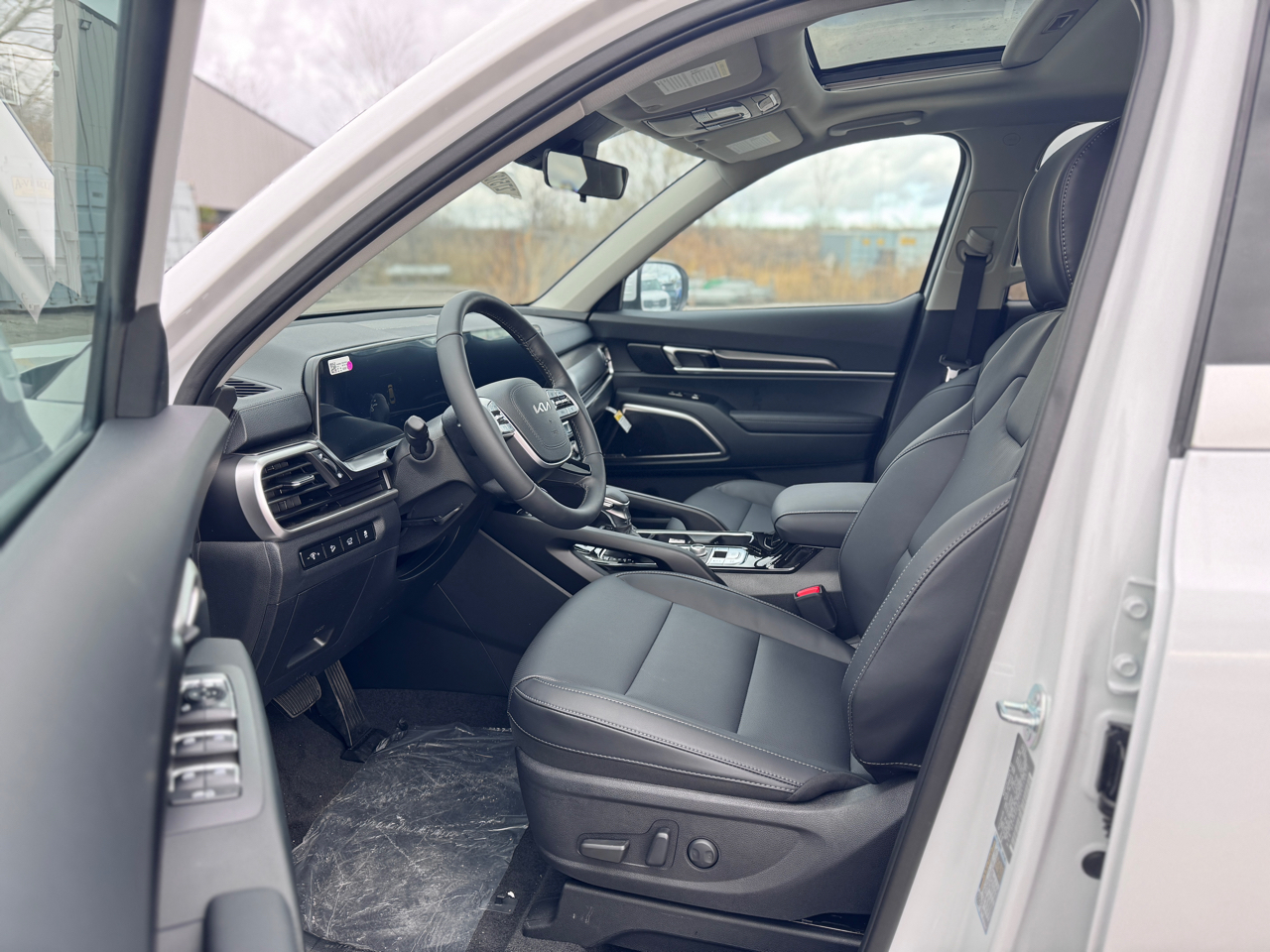 2025 Kia Telluride S photo 4