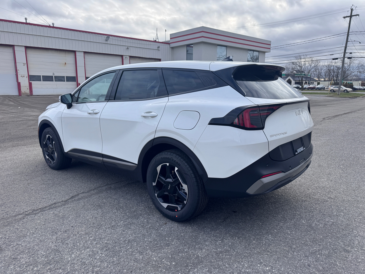 2026 Kia Sportage Hybrid S photo 4