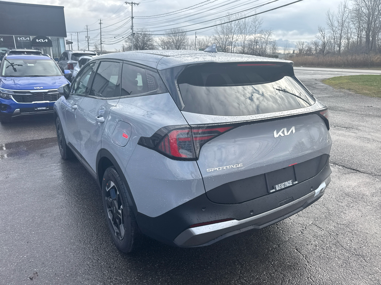 2026 Kia Sportage Hybrid S photo 2