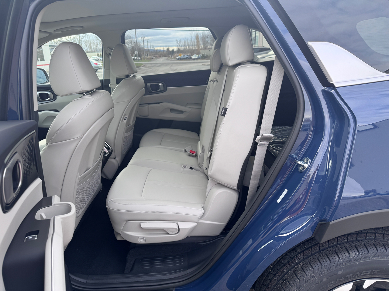 2026 Kia Sorento S photo 3