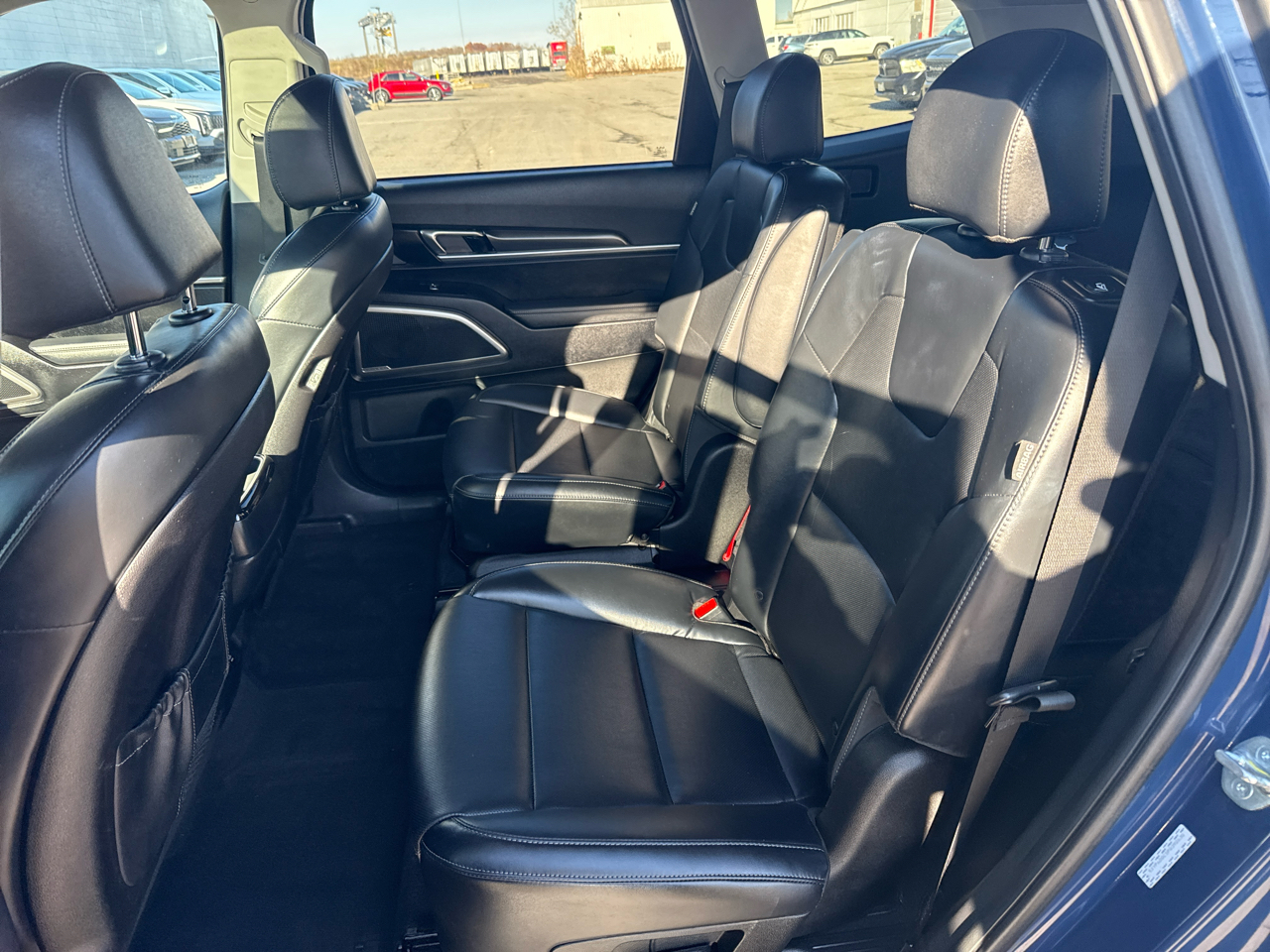 2023 Kia Telluride S photo 3