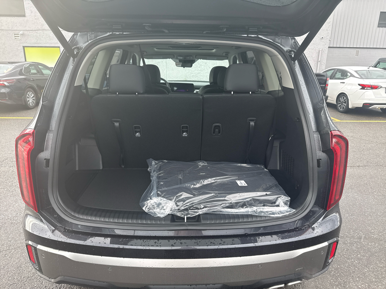 2025 Kia Telluride S photo 3