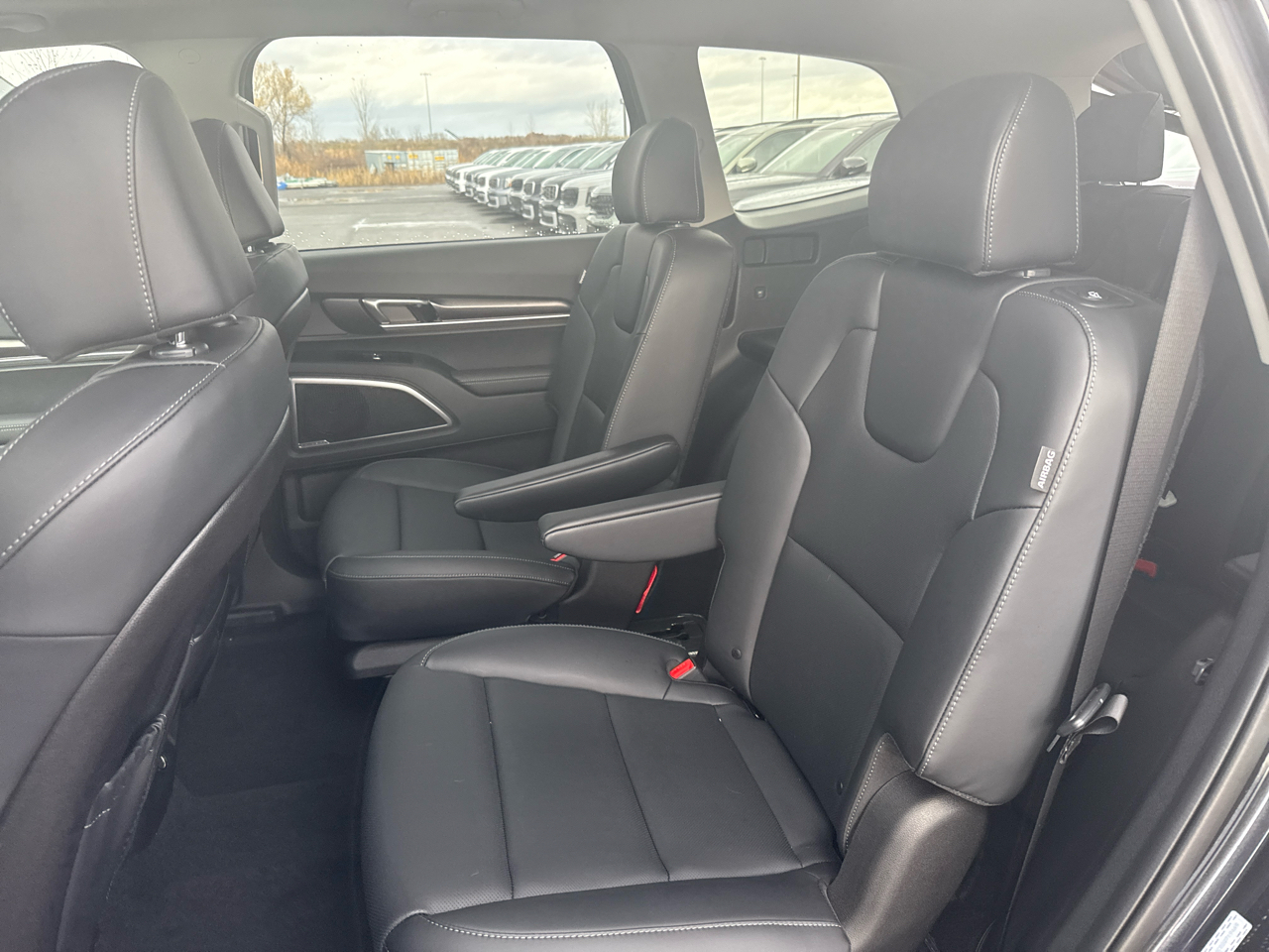 2025 Kia Telluride S photo 4