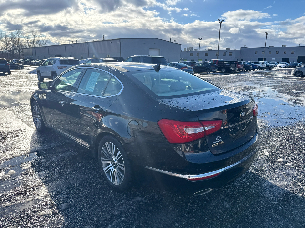 Kia Cadenza 4dr Sdn Premium 2016