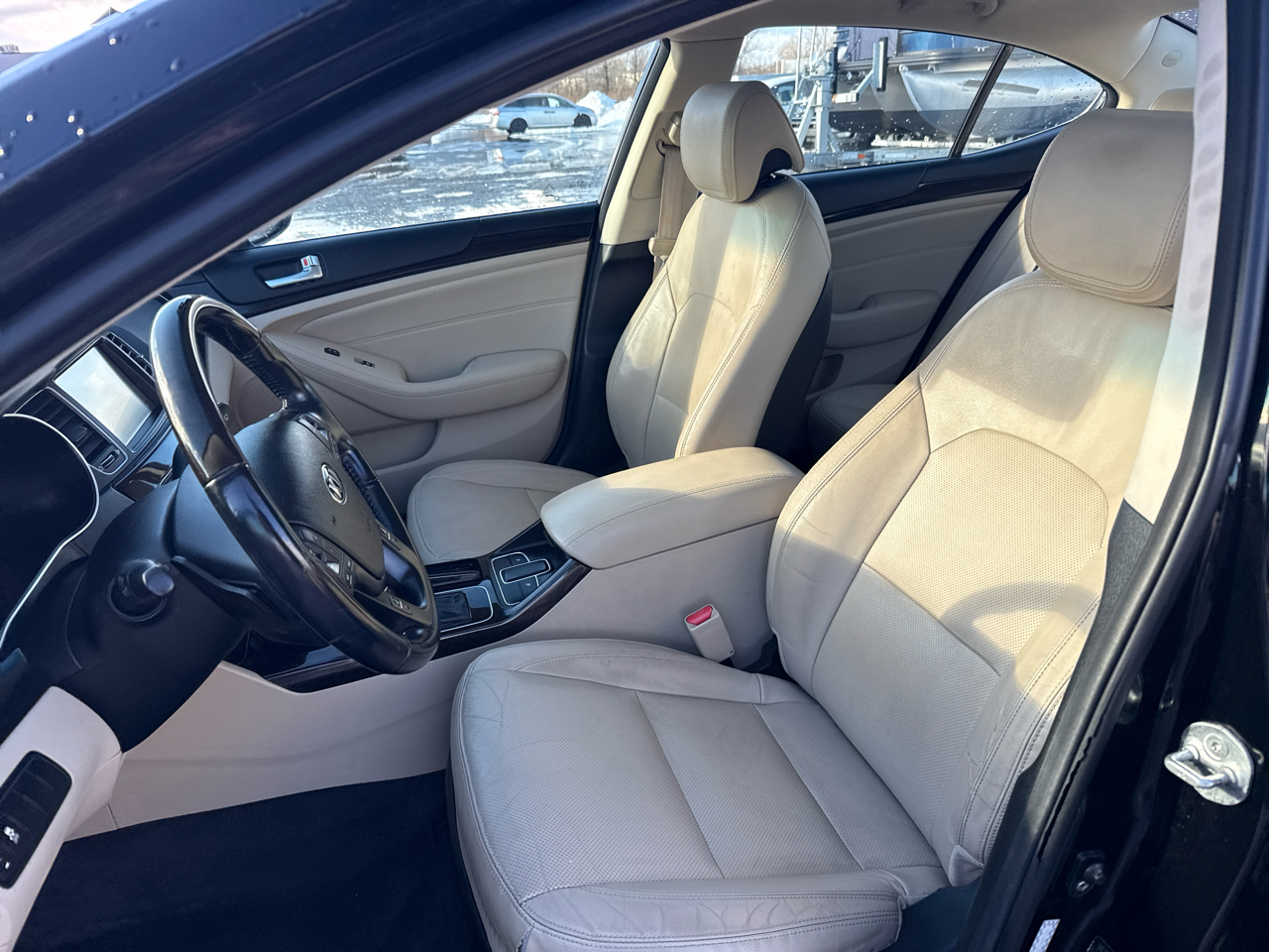 Kia Cadenza 4dr Sdn Premium 2016