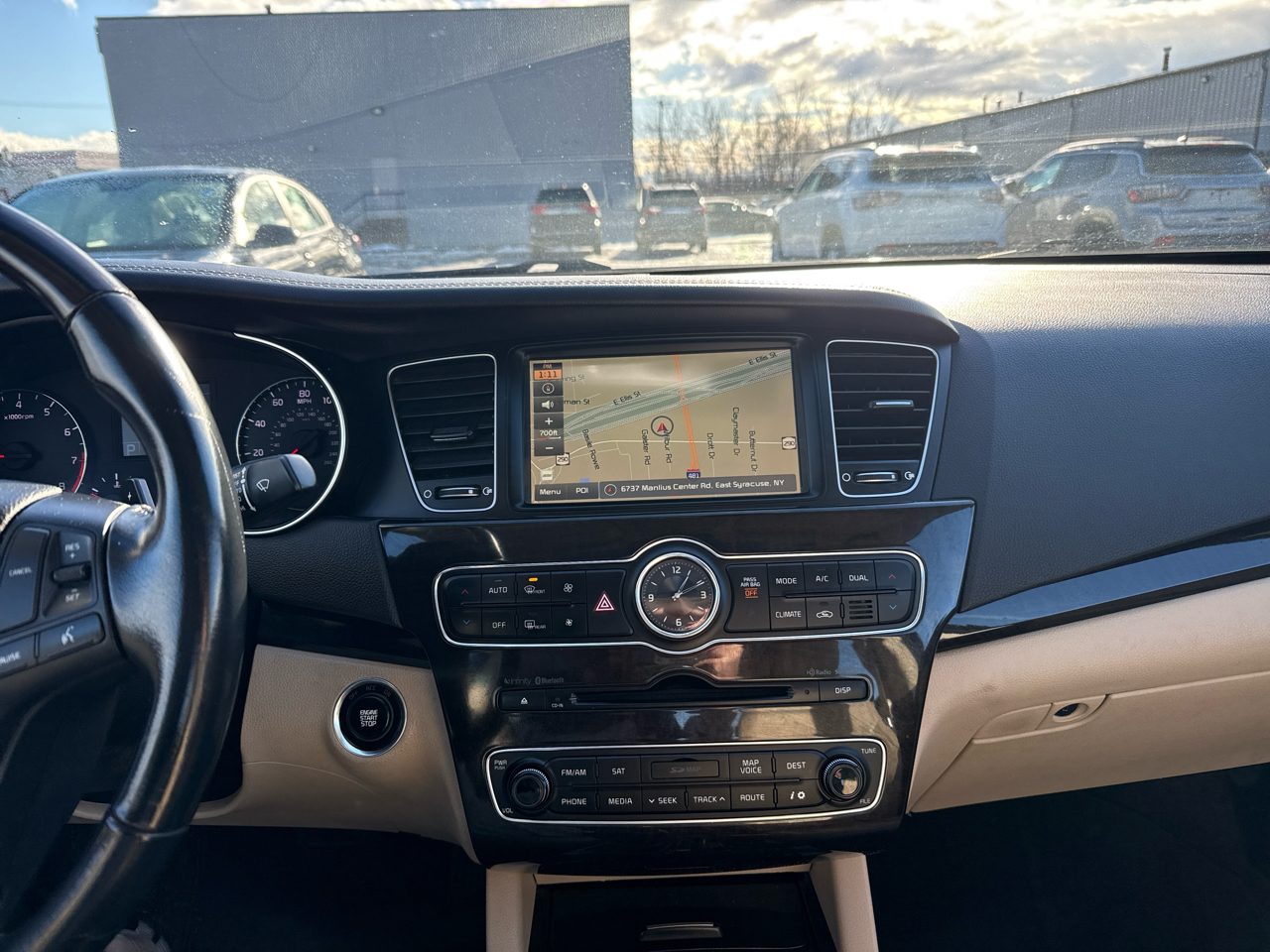 Kia Cadenza 4dr Sdn Premium 2016