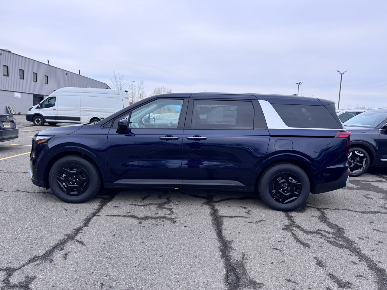 Kia Carnival LXS FWD 2026