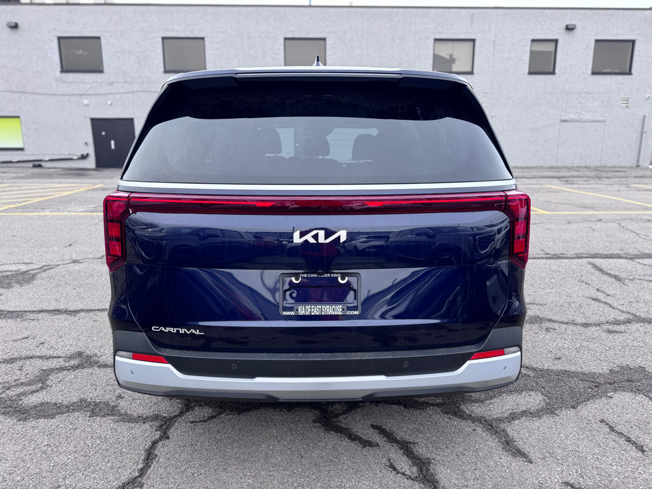 Kia Carnival LXS FWD 2026