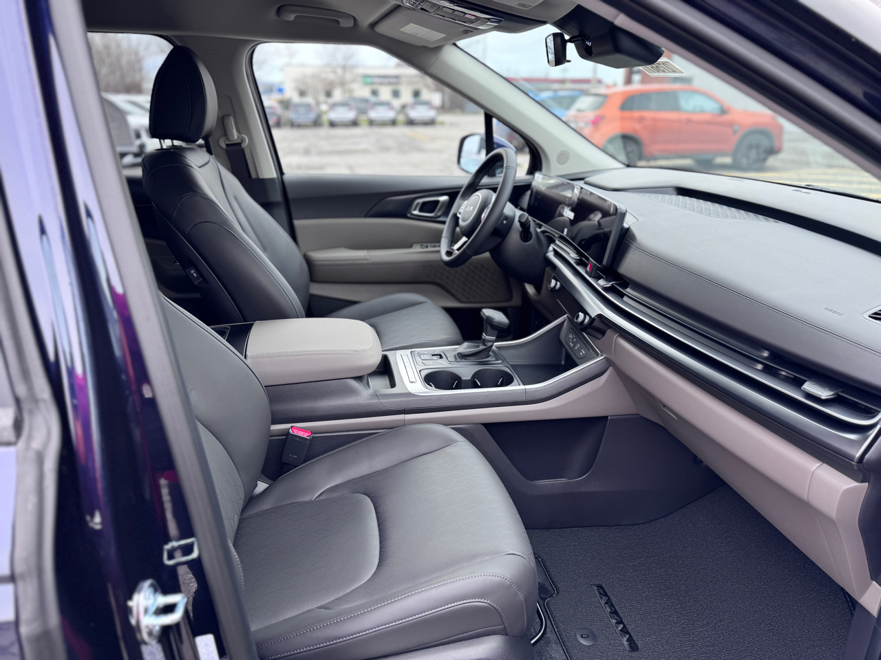 Kia Carnival LXS FWD 2026