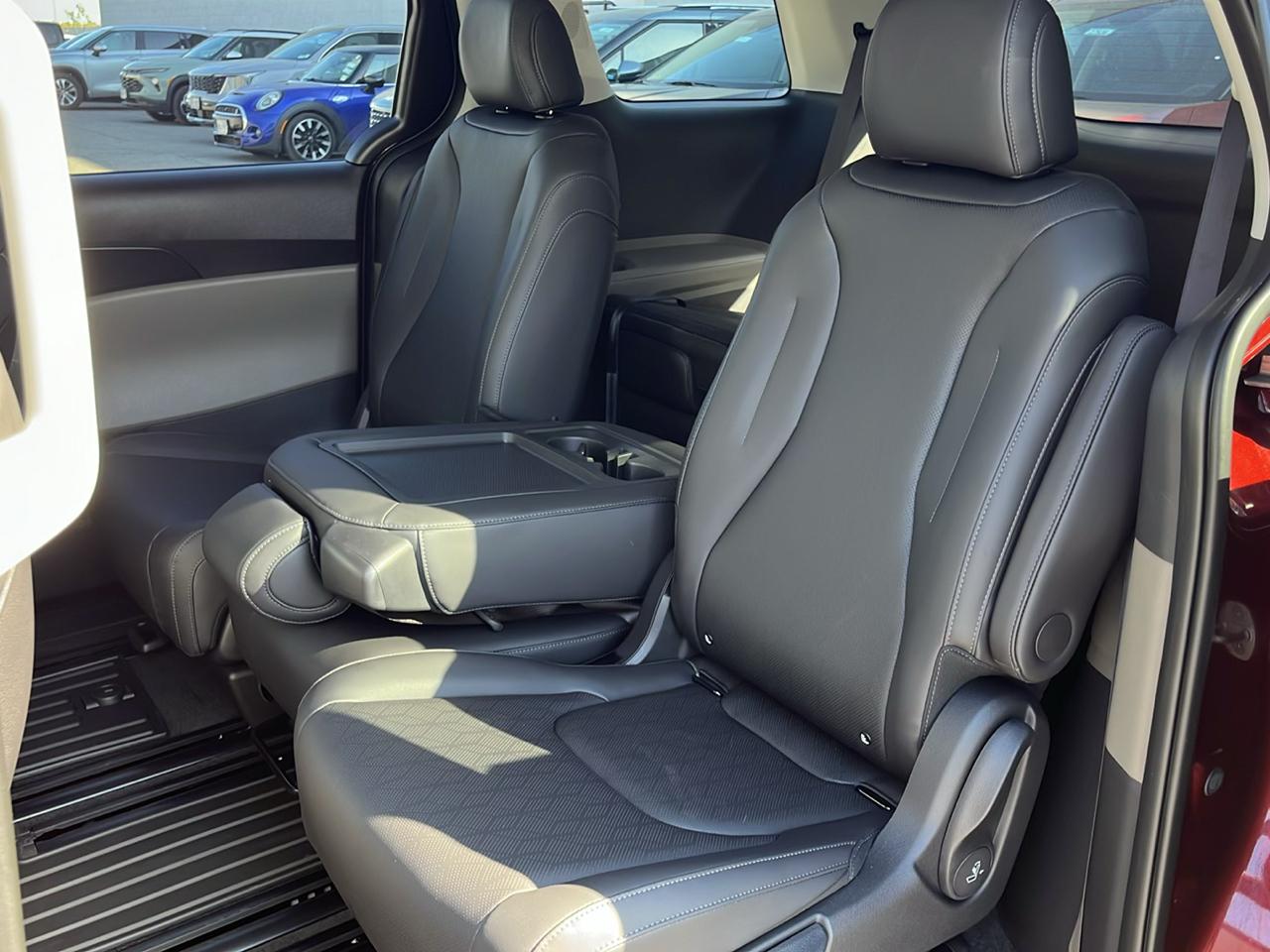 Kia Carnival LXS FWD 2026