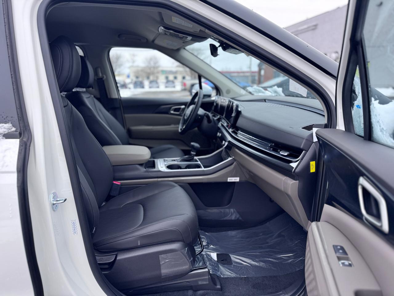 Kia Carnival LXS FWD 2026