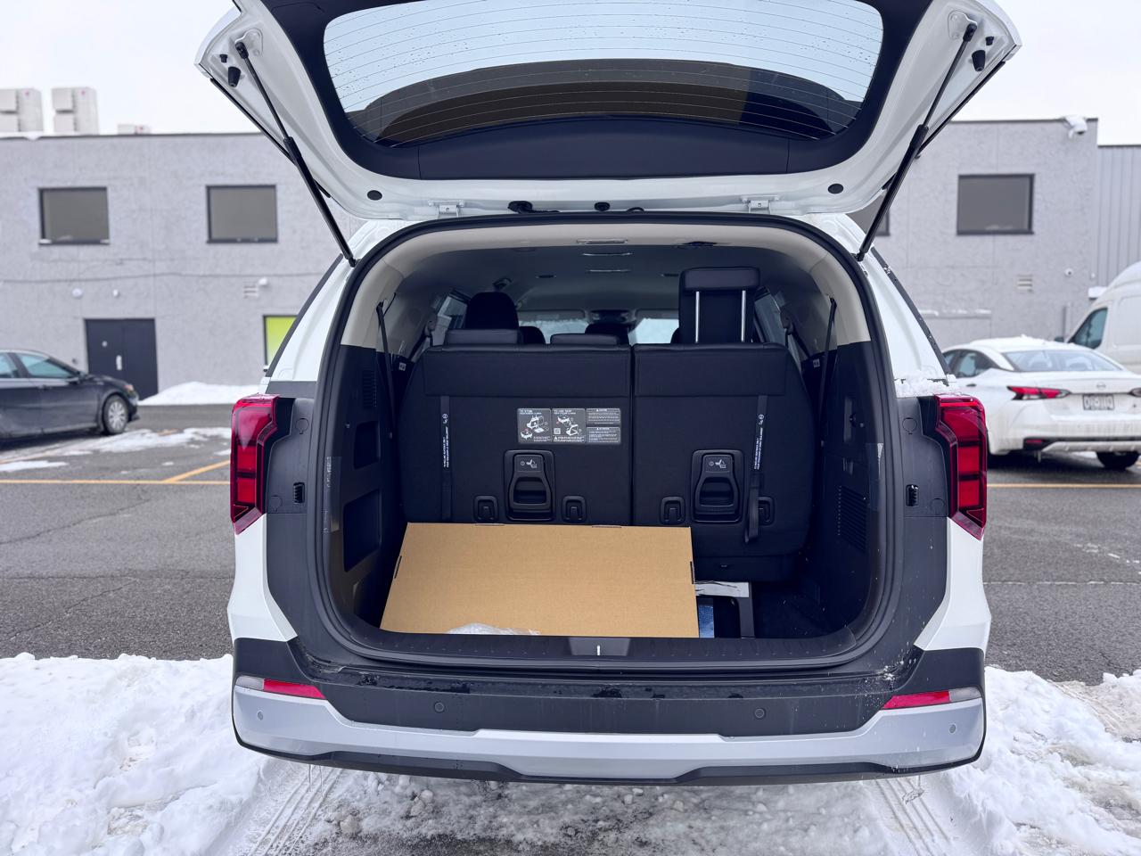 Kia Carnival LXS FWD 2026