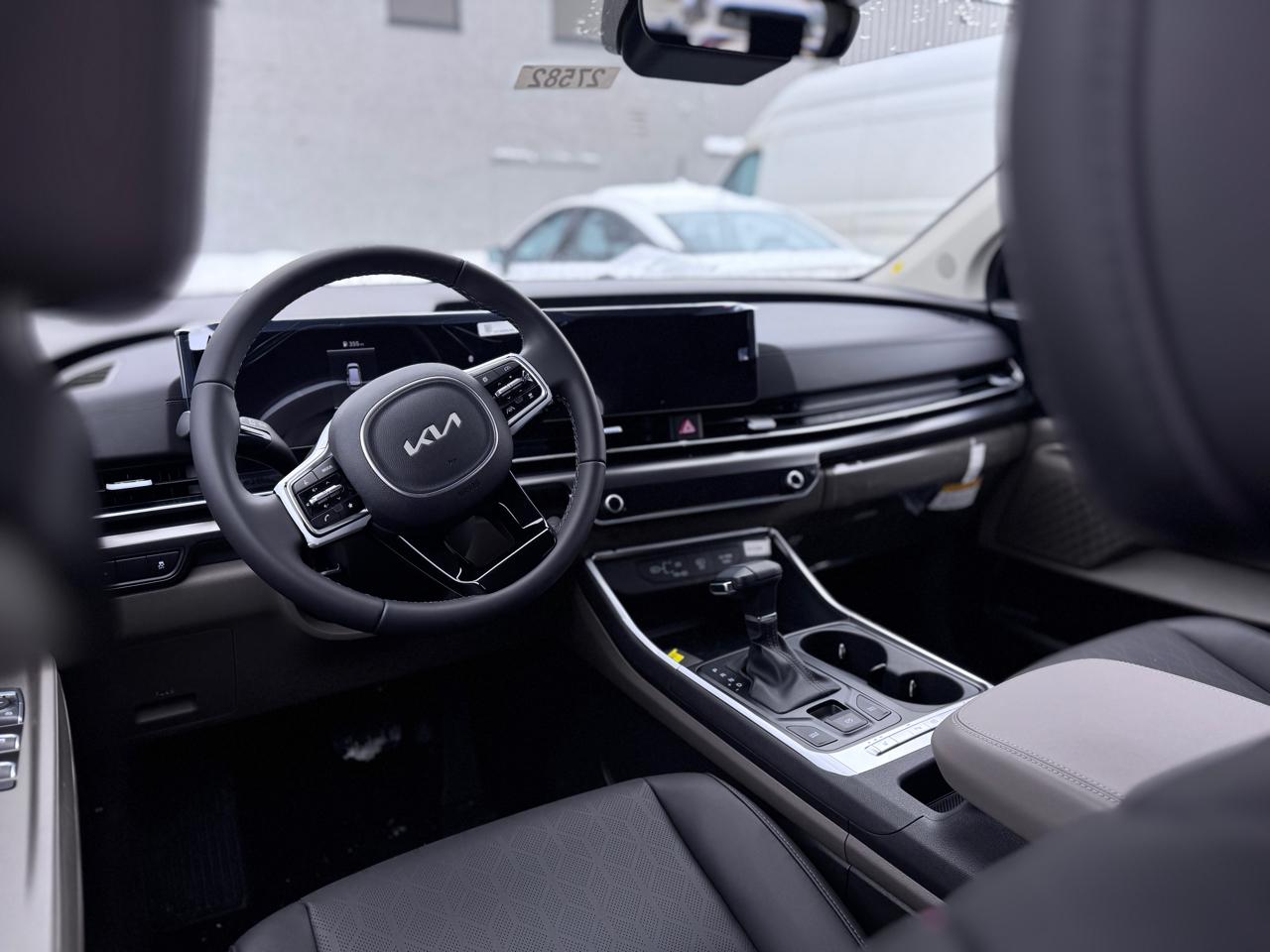 Kia Carnival LXS FWD 2026