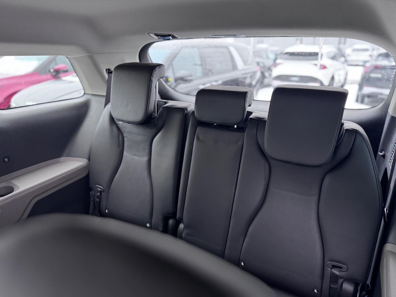 Kia Carnival LXS FWD 2026