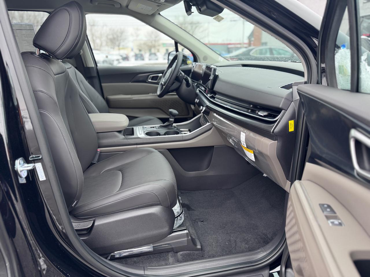 Kia Carnival LXS FWD 2026