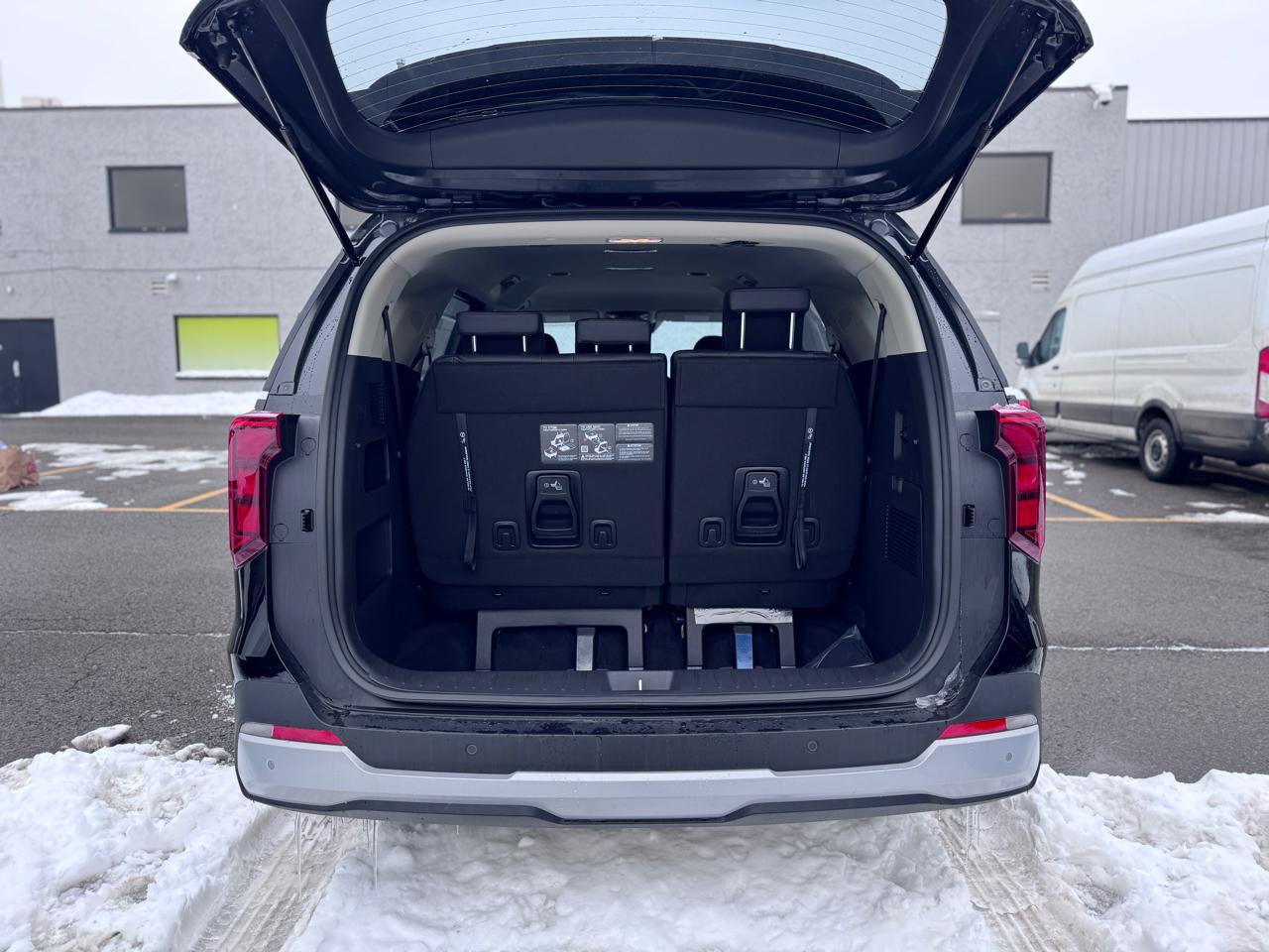 Kia Carnival LXS FWD 2026