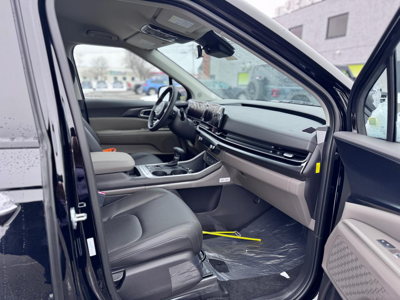 Kia Carnival LXS FWD 2026