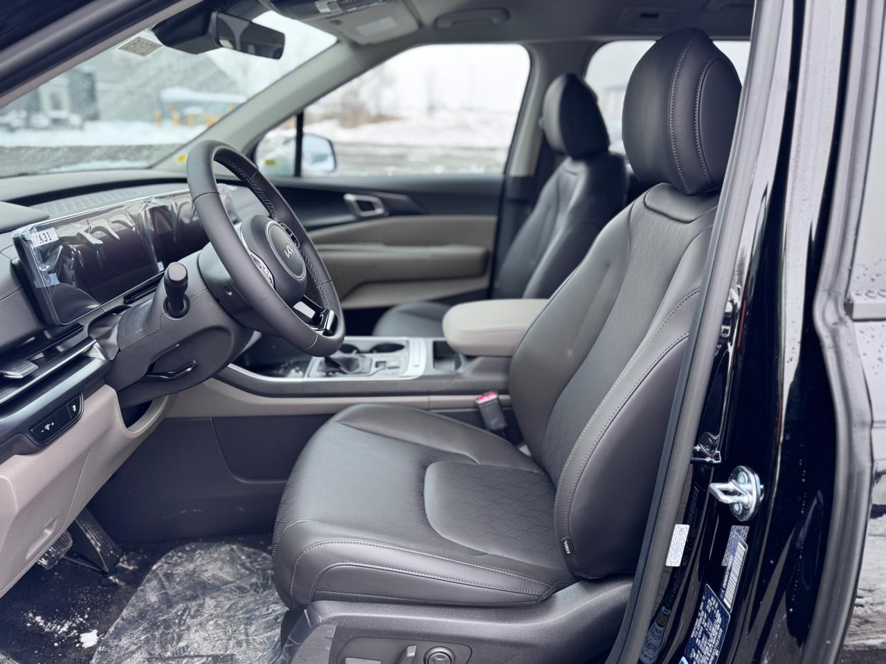 Kia Carnival LXS FWD 2026