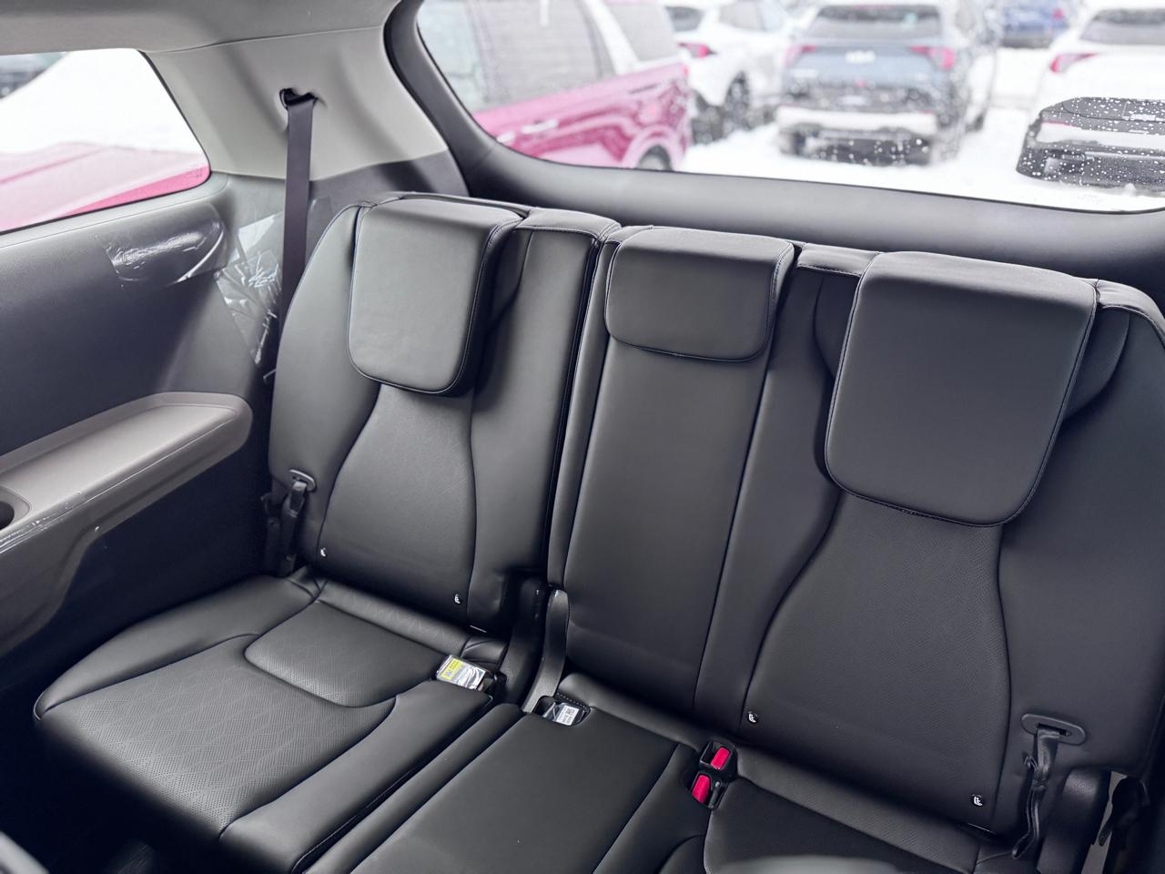 Kia Carnival LXS FWD 2026