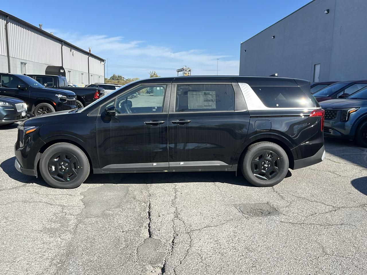 Kia Carnival LXS FWD 2026