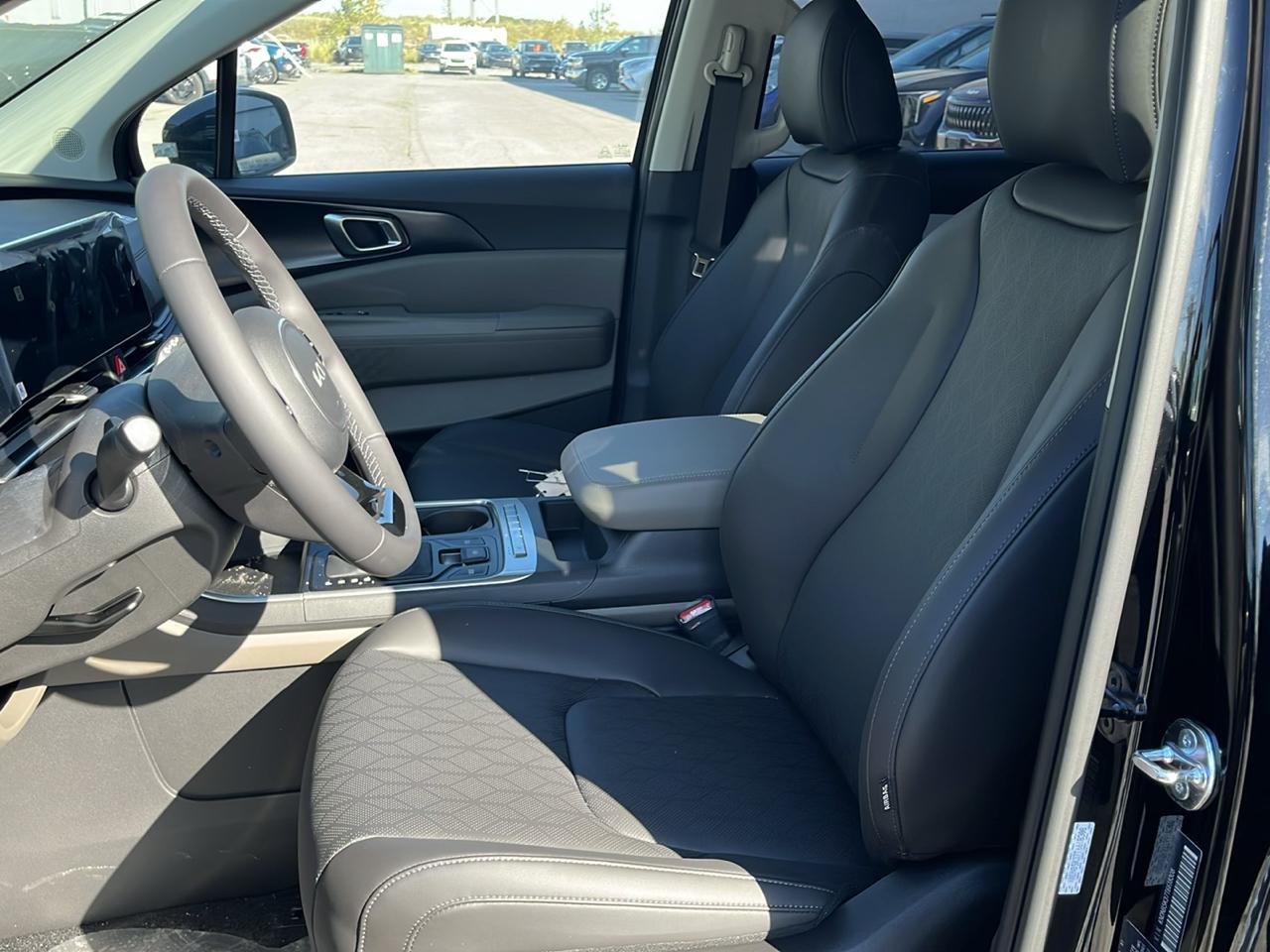 Kia Carnival LXS FWD 2026