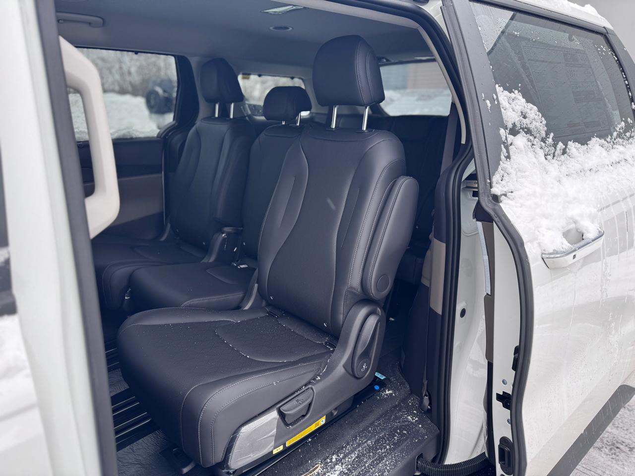 Kia Carnival EX FWD 2026