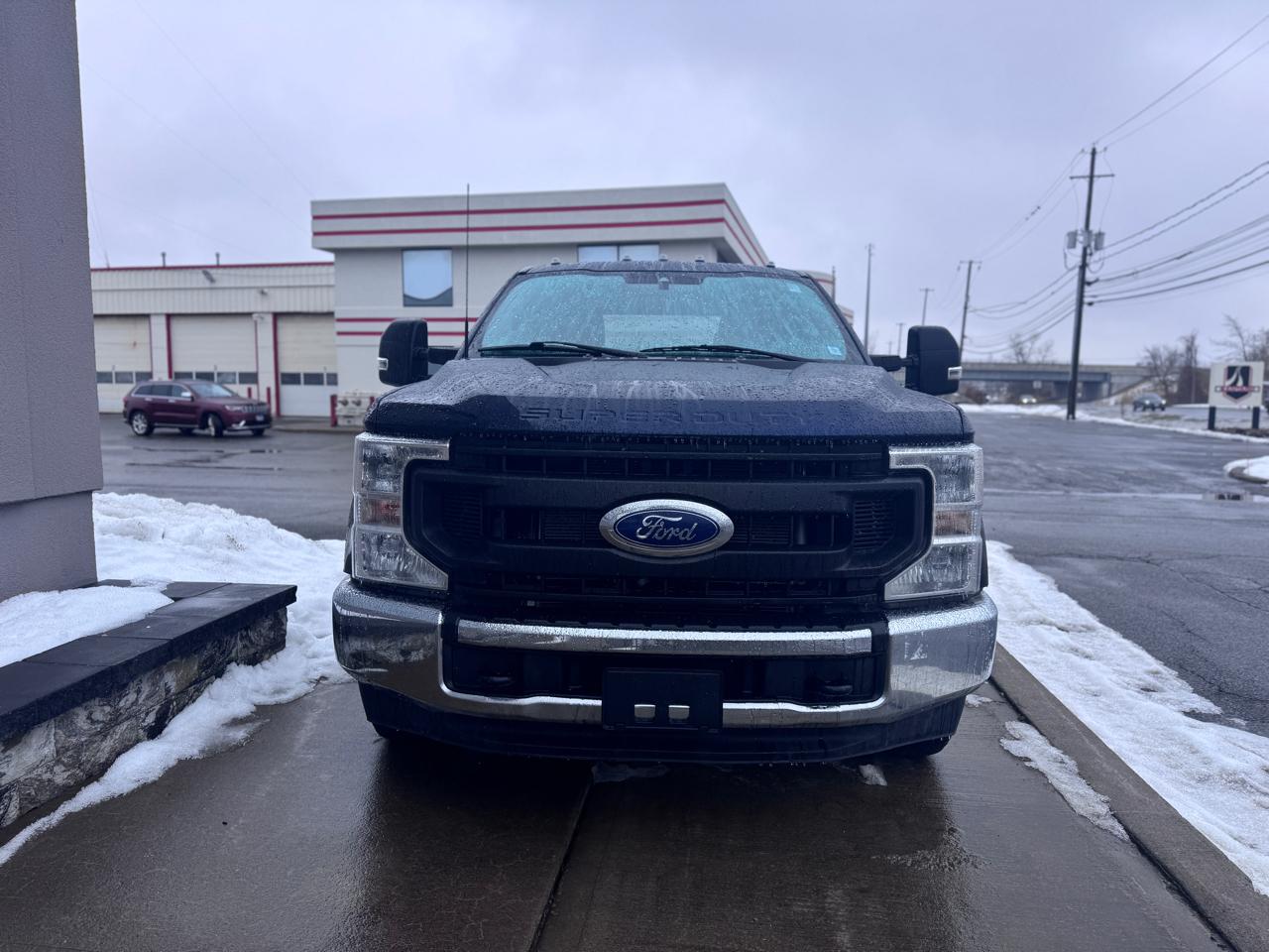 Ford Super Duty F-350 SRW LARIAT 2WD Crew Cab 8' Box 2022