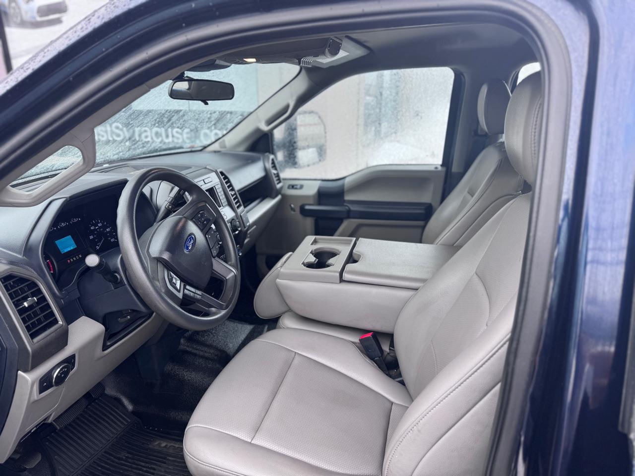 Ford Super Duty F-350 SRW LARIAT 2WD Crew Cab 8' Box 2022