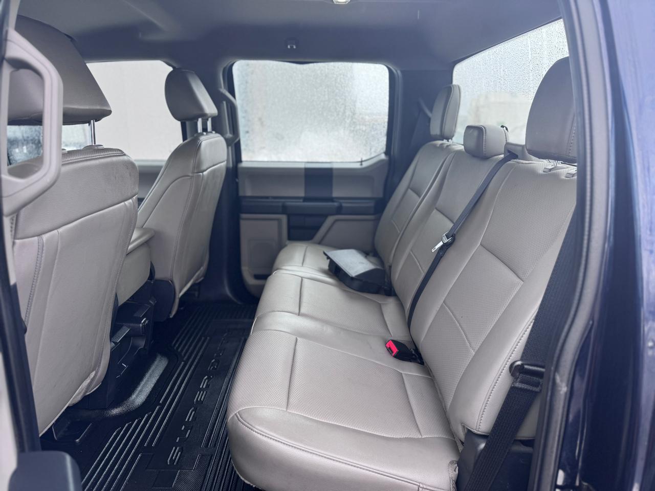 Ford Super Duty F-350 SRW LARIAT 2WD Crew Cab 8' Box 2022