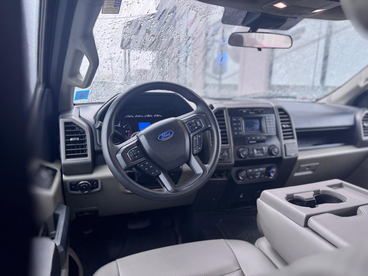 Ford Super Duty F-350 SRW LARIAT 2WD Crew Cab 8' Box 2022