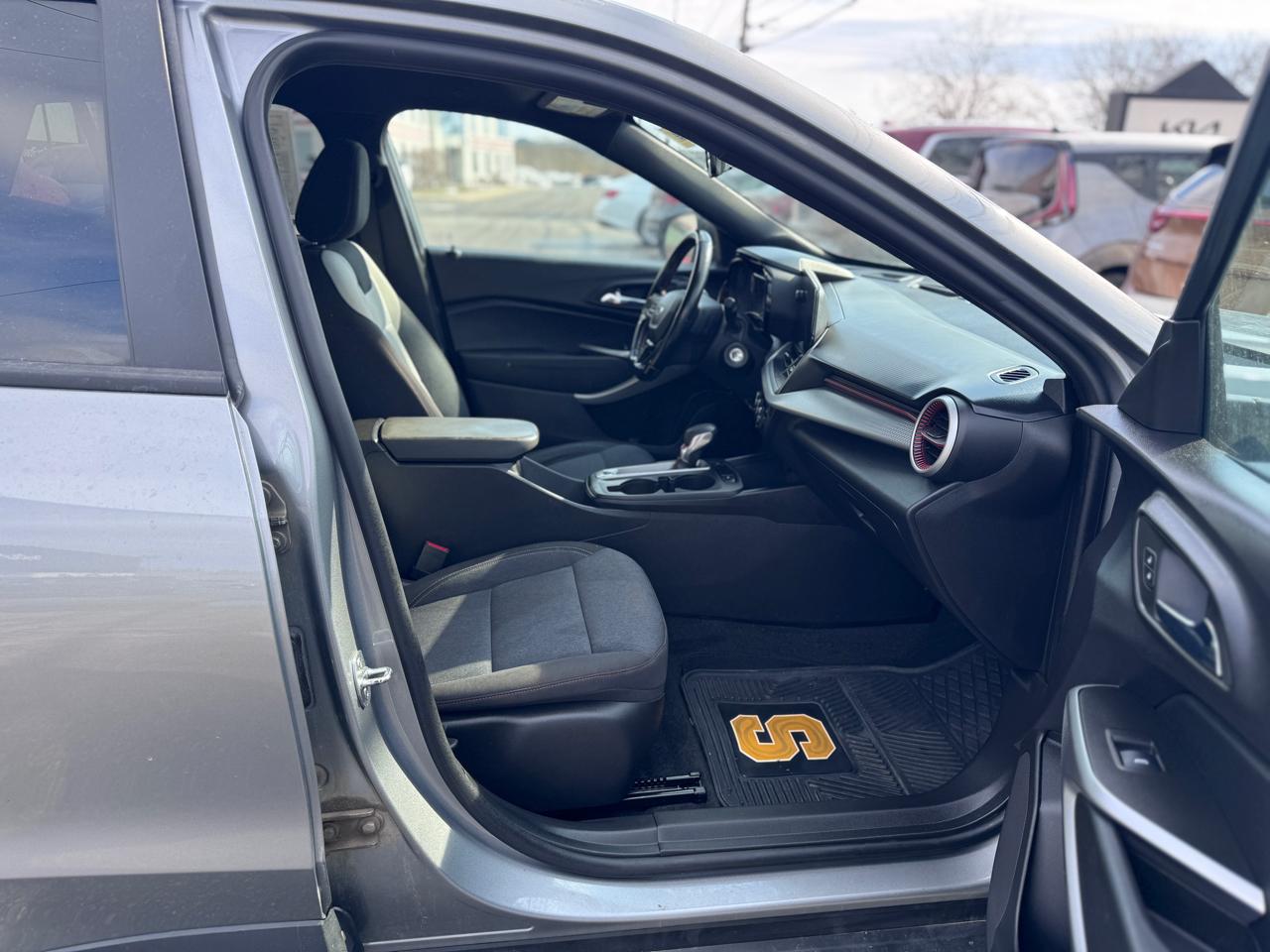 Chevrolet Trax FWD 4dr 1RS 2024