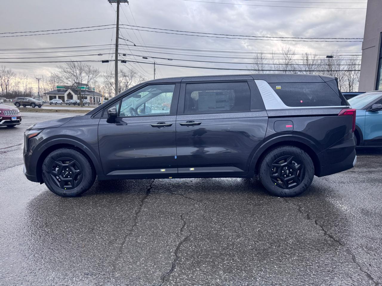 Kia Carnival LXS FWD 2026