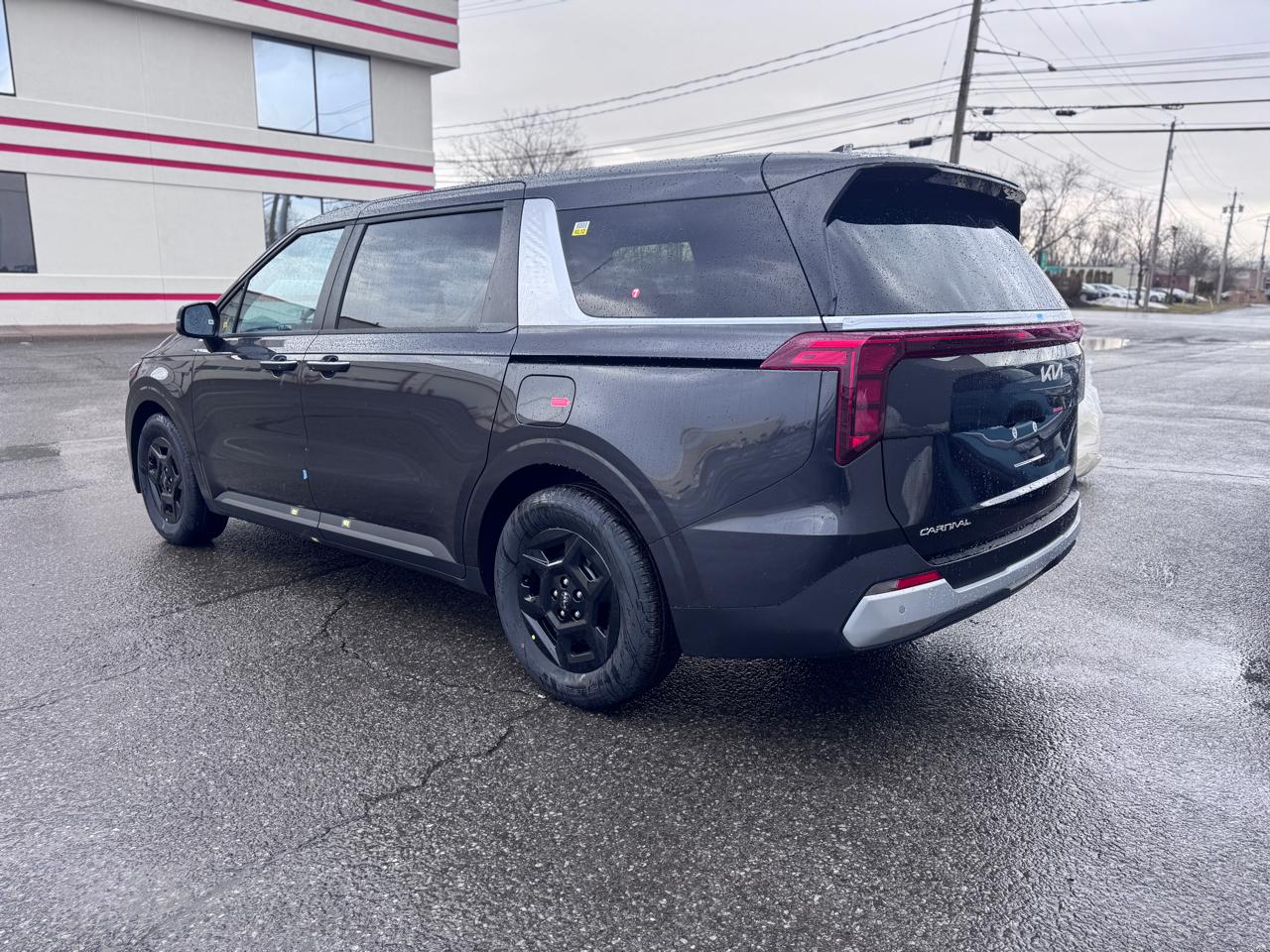 Kia Carnival LXS FWD 2026