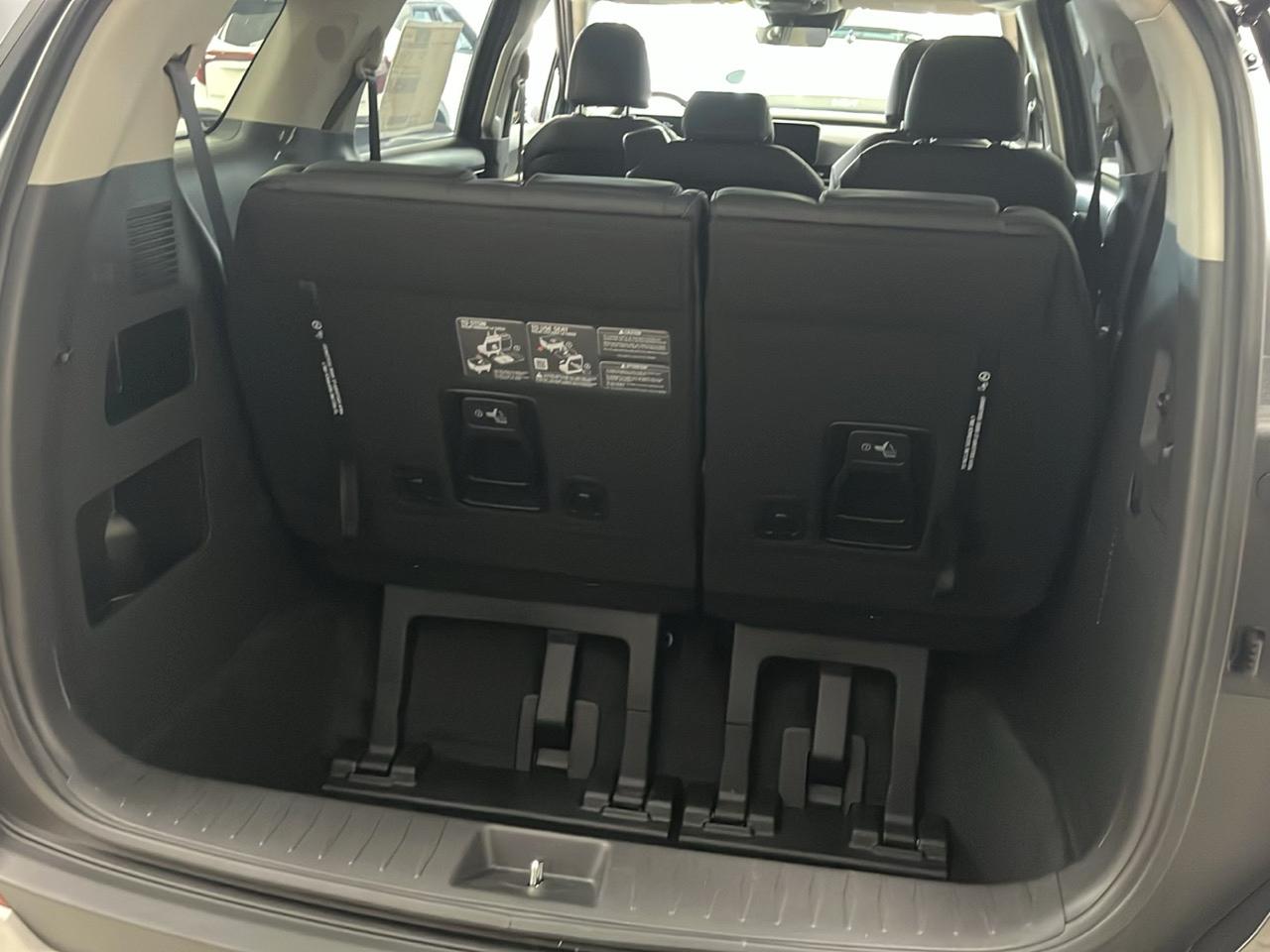 Kia Carnival LXS FWD 2026
