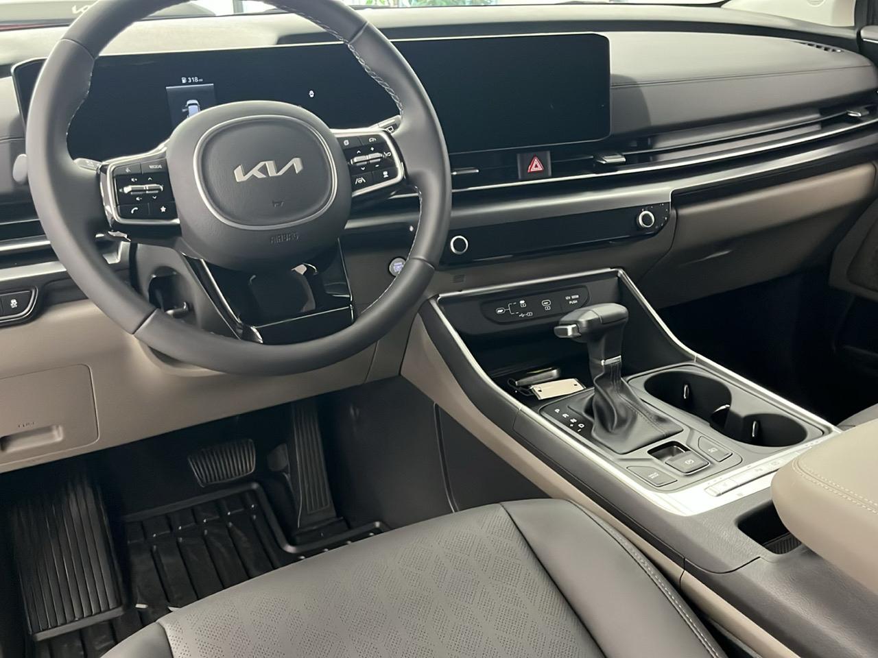 Kia Carnival LXS FWD 2026