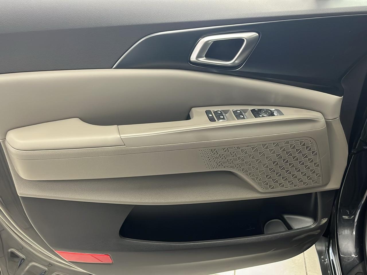 Kia Carnival LXS FWD 2026