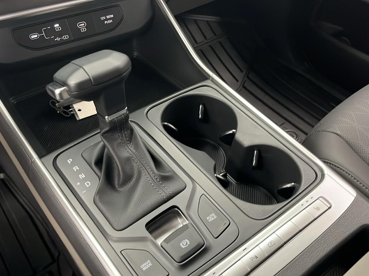 Kia Carnival LXS FWD 2026