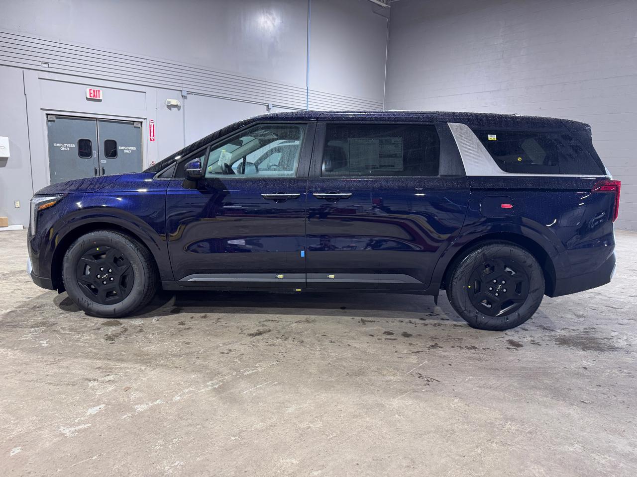 Kia Carnival LXS FWD 2026