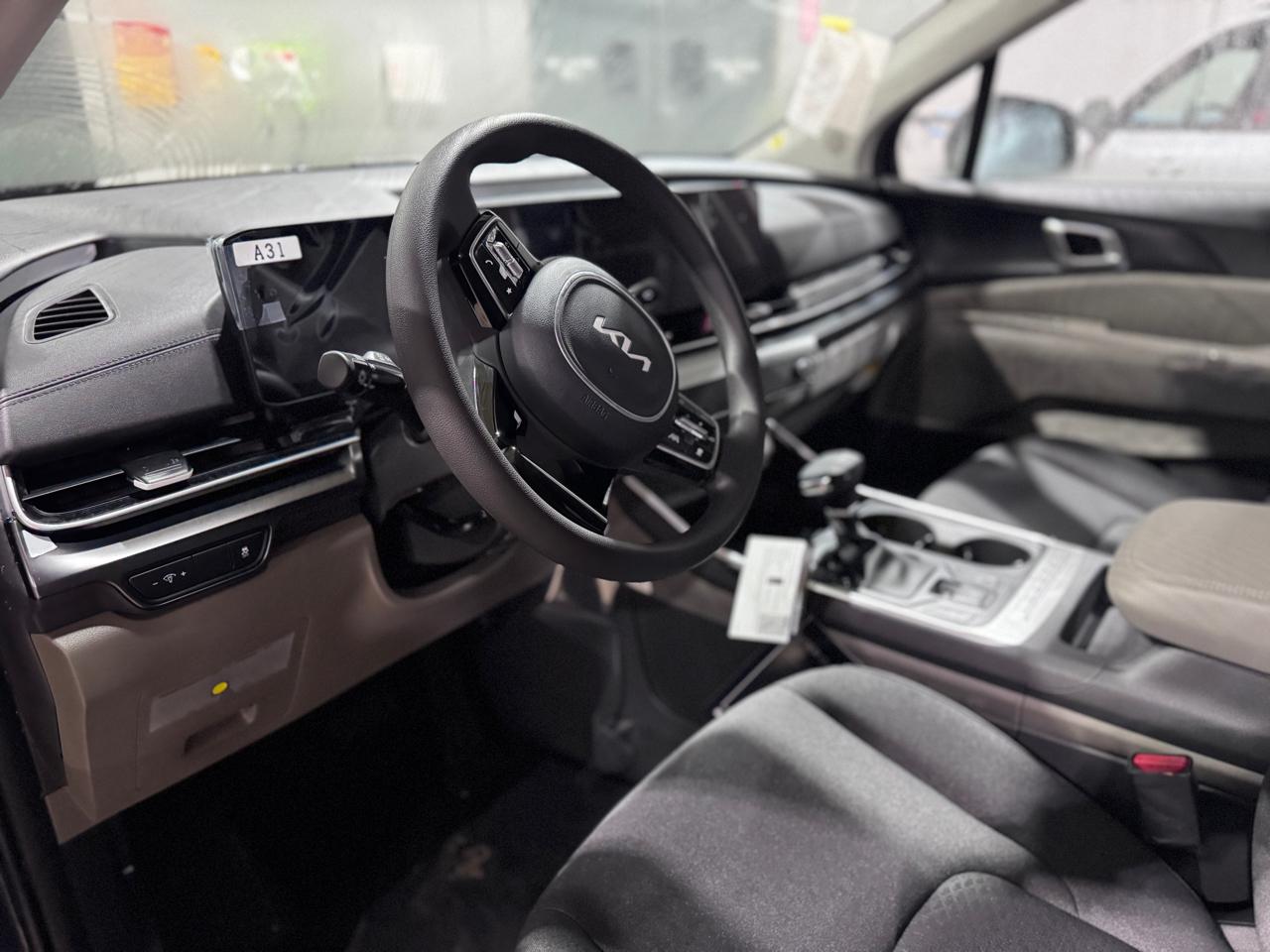 Kia Carnival LXS FWD 2026